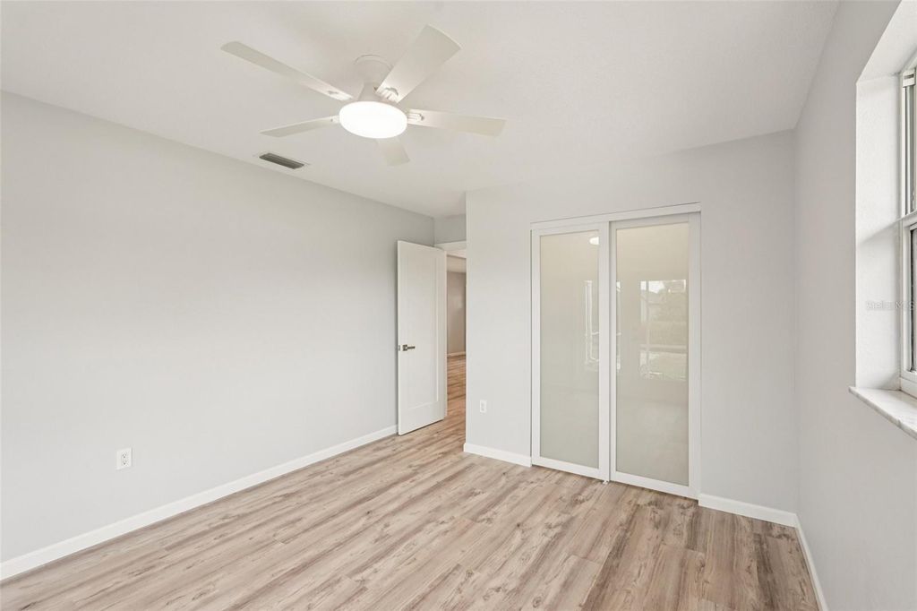 Image 25 of property listing at 342 SHORE DRIVE, Ellenton, FL 34222