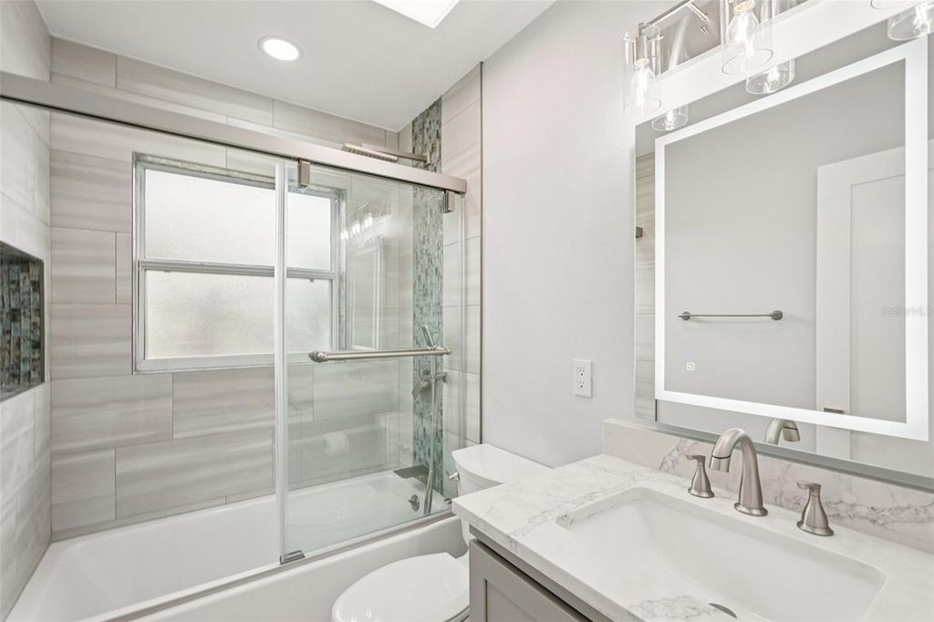 Image 27 of property listing at 342 SHORE DRIVE, Ellenton, FL 34222