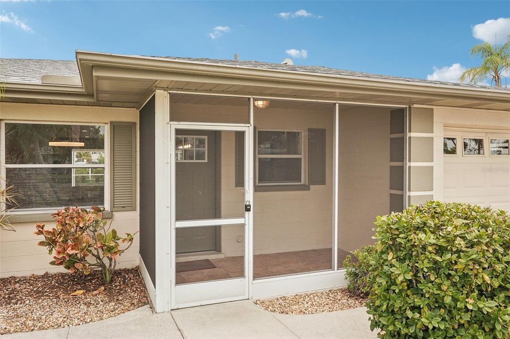 Image 4 of property listing at 342 SHORE DRIVE, Ellenton, FL 34222