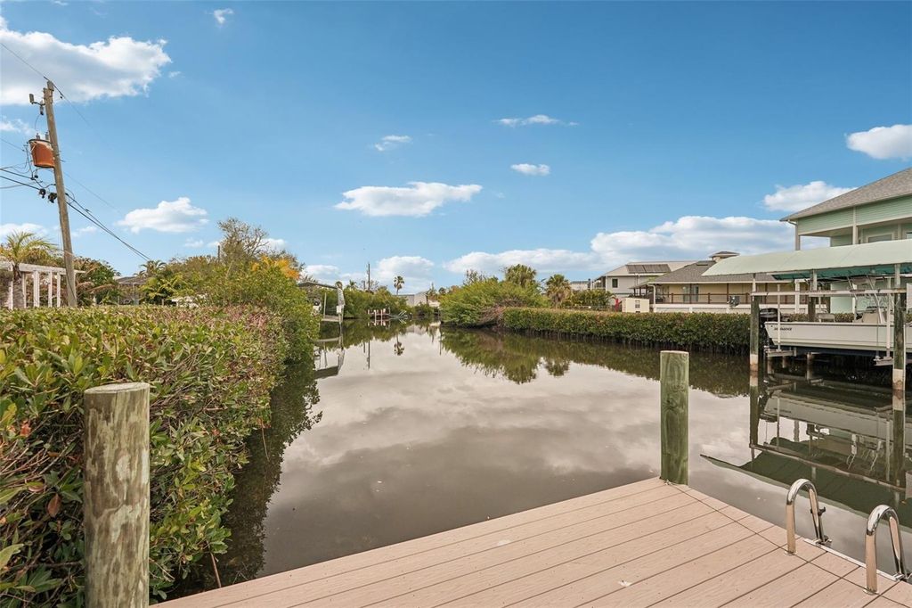 Image 40 of property listing at 342 SHORE DRIVE, Ellenton, FL 34222