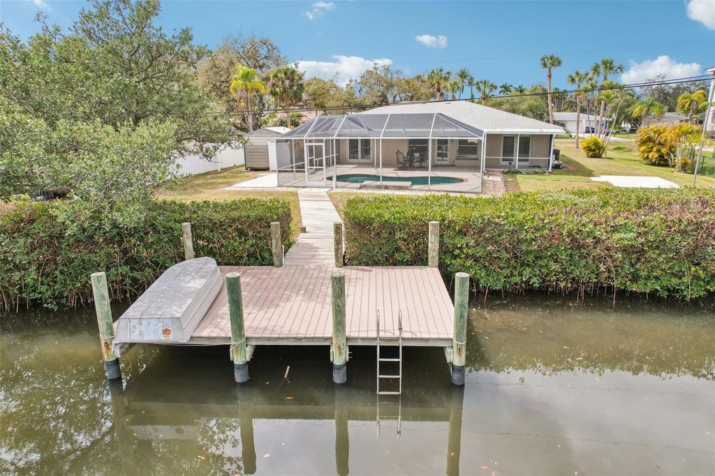 Image 42 of property listing at 342 SHORE DRIVE, Ellenton, FL 34222