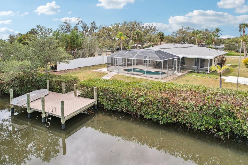 Image 43 of property listing at 342 SHORE DRIVE, Ellenton, FL 34222