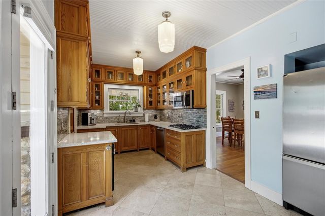 720 NE BOULEVARD, Gainesville, FL 32601