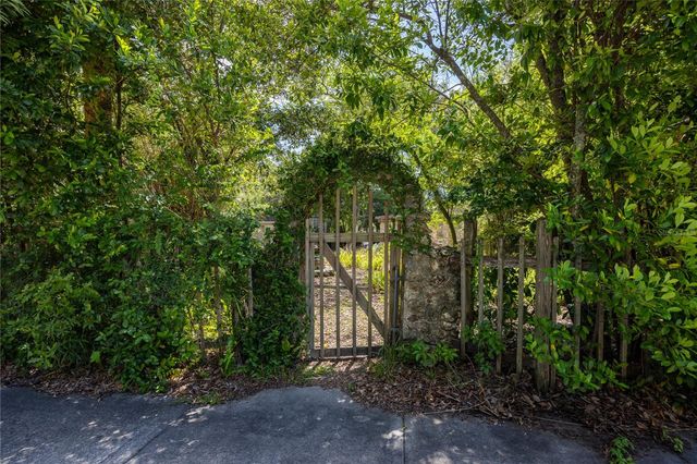 720 NE BOULEVARD, Gainesville, FL 32601