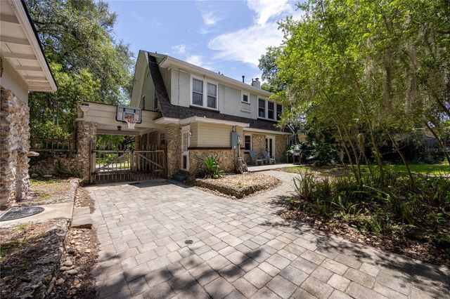 720 NE BOULEVARD, Gainesville, FL 32601