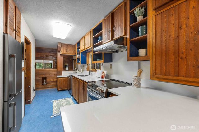 1350 SW Berry Lake Road, Port Orchard, WA 98367