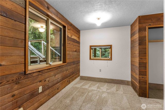 1350 SW Berry Lake Road, Port Orchard, WA 98367