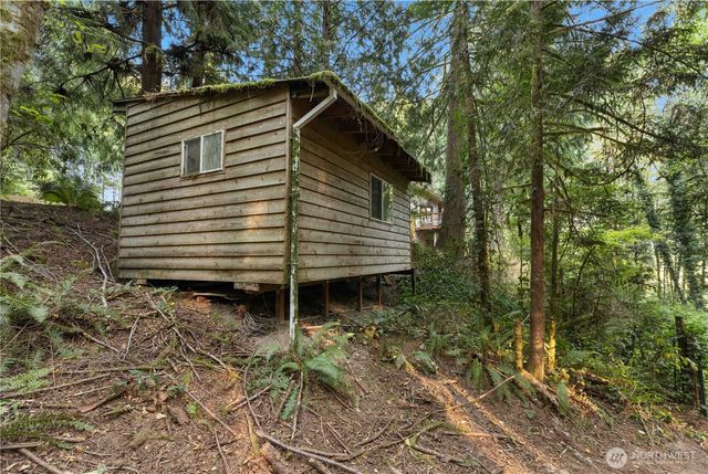 1350 SW Berry Lake Road, Port Orchard, WA 98367