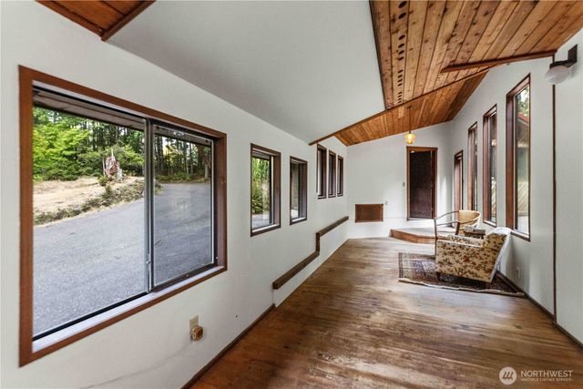 1350 SW Berry Lake Road, Port Orchard, WA 98367
