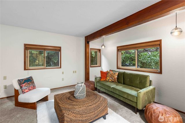 1350 SW Berry Lake Road, Port Orchard, WA 98367