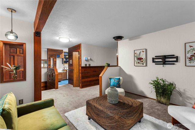 1350 SW Berry Lake Road, Port Orchard, WA 98367