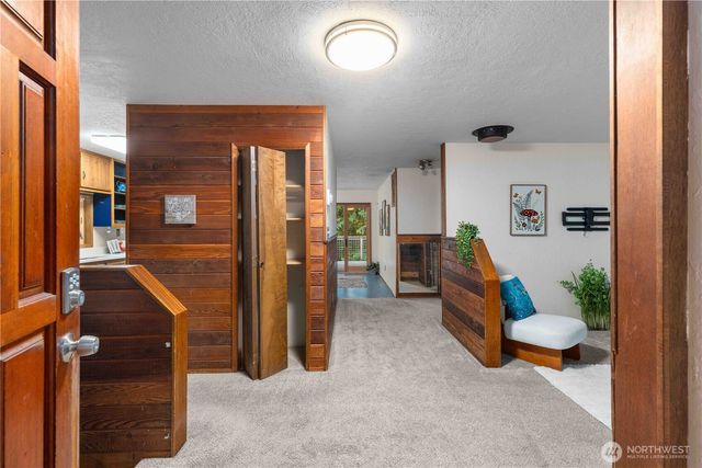 1350 SW Berry Lake Road, Port Orchard, WA 98367