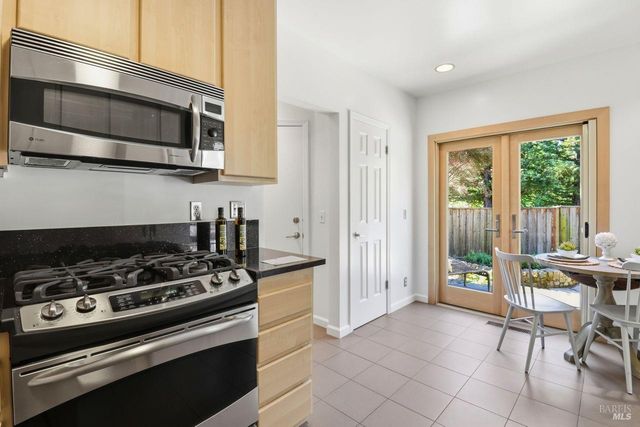 111 Parkview Cir, Corte Madera, CA 94925