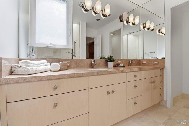 111 Parkview Cir, Corte Madera, CA 94925