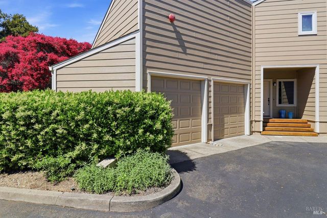 111 Parkview Cir, Corte Madera, CA 94925