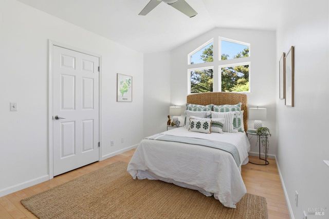 111 Parkview Cir, Corte Madera, CA 94925