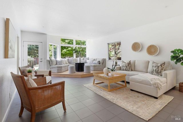 111 Parkview Cir, Corte Madera, CA 94925