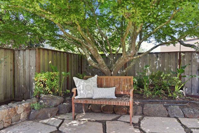 111 Parkview Cir, Corte Madera, CA 94925