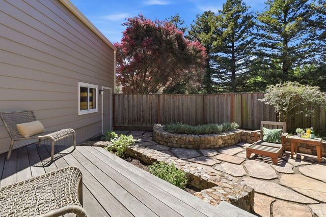 111 Parkview Cir, Corte Madera, CA 94925