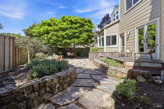 111 Parkview Cir, Corte Madera, CA 94925