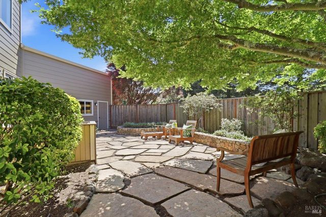 111 Parkview Cir, Corte Madera, CA 94925