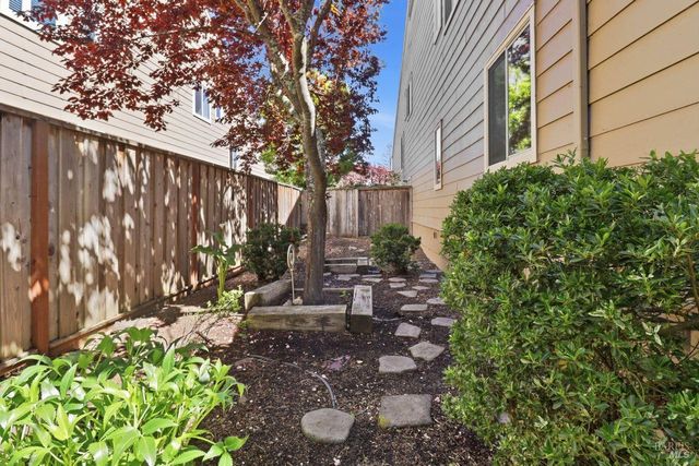 111 Parkview Cir, Corte Madera, CA 94925