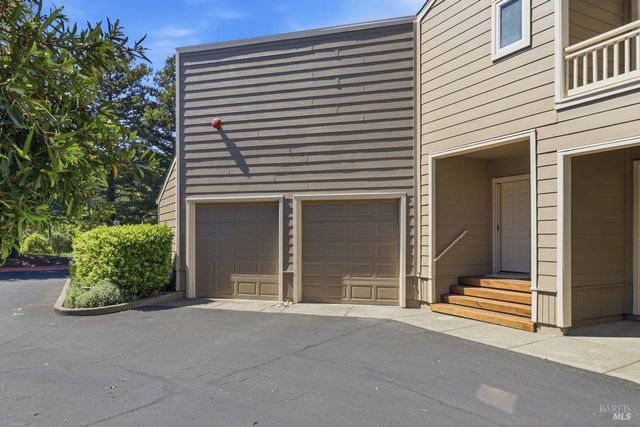 111 Parkview Cir, Corte Madera, CA 94925