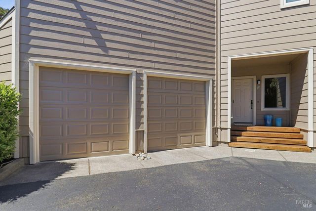 111 Parkview Cir, Corte Madera, CA 94925