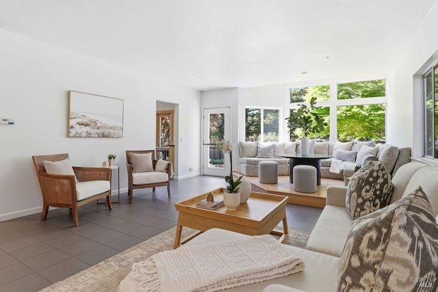 111 Parkview Cir, Corte Madera, CA 94925