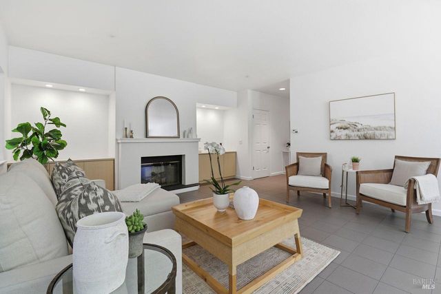 111 Parkview Cir, Corte Madera, CA 94925