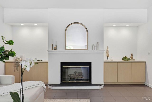 111 Parkview Cir, Corte Madera, CA 94925