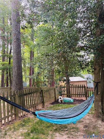 2608 Roaringbrook Dr, Ridge Branch, VA 23233