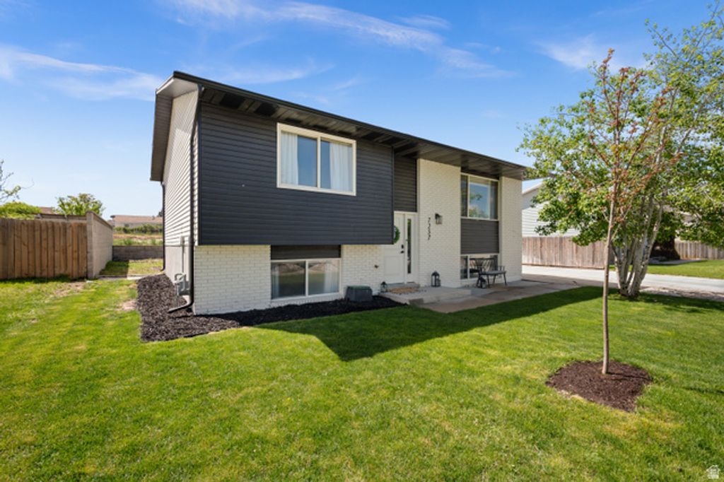 7257 W COPPER HILL DR, Magna, UT 84044