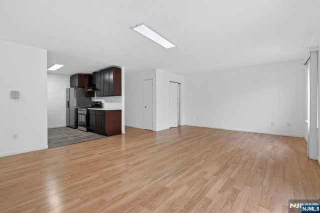 485 Broadway 11, Newark, NJ 07104