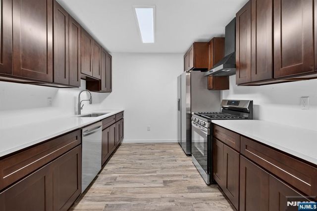 485 Broadway 11, Newark, NJ 07104