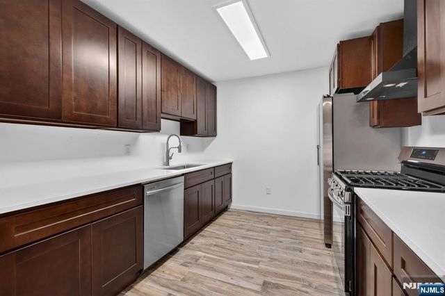 485 Broadway 11, Newark, NJ 07104