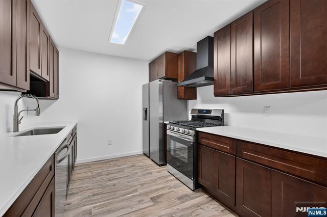 485 Broadway 11, Newark, NJ 07104