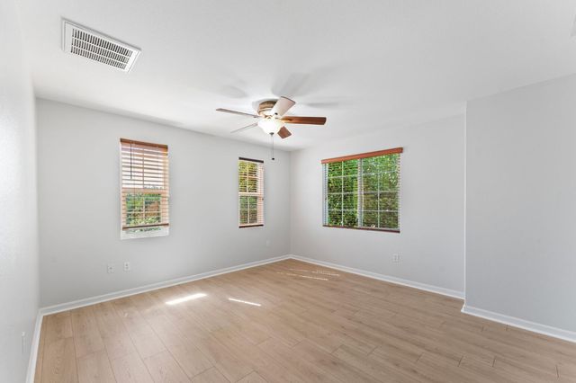 301 Candela Cir, Sacramento, CA 95835