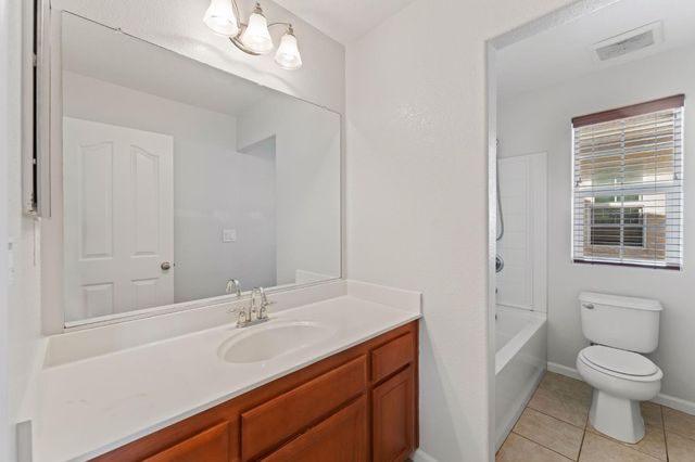 301 Candela Cir, Sacramento, CA 95835
