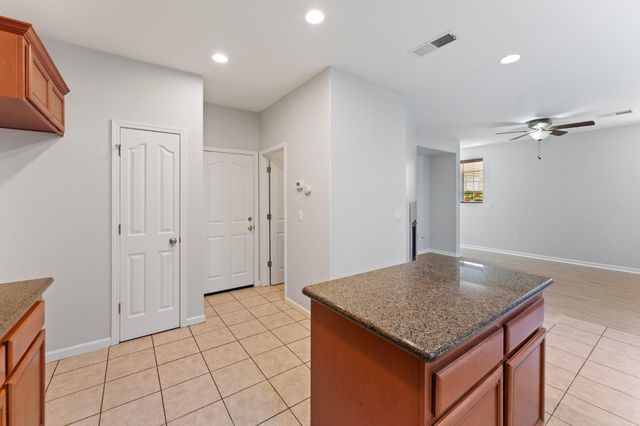301 Candela Cir, Sacramento, CA 95835
