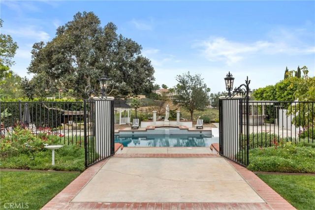 7021 Wyndham Hill, Riverside, CA 92506