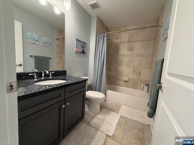 1206 Whitney Lane, Allendale, NJ 07401