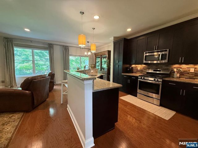 1206 Whitney Lane, Allendale, NJ 07401