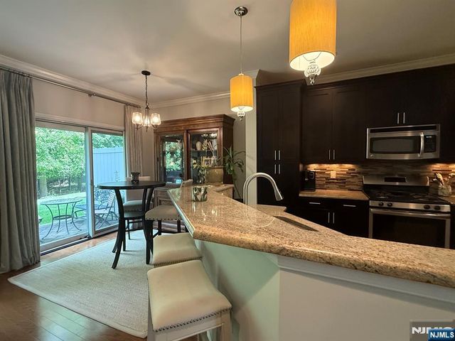 1206 Whitney Lane, Allendale, NJ 07401