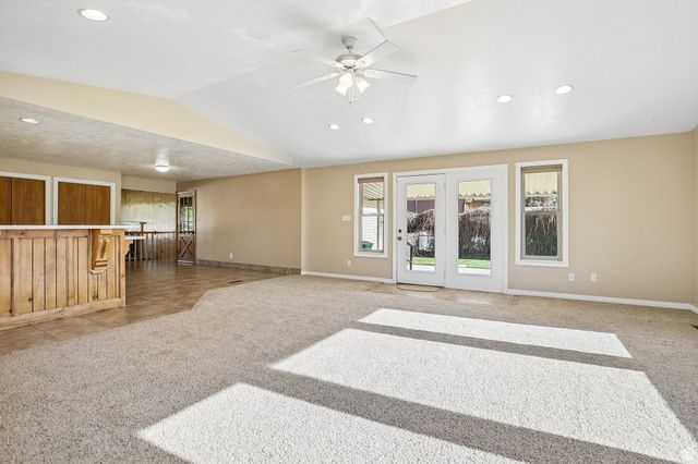 9270 S JANA LEE DR, West Jordan, UT 84088
