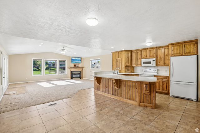 9270 S JANA LEE DR, West Jordan, UT 84088