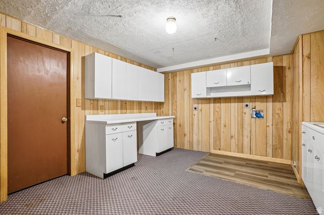 9270 S JANA LEE DR, West Jordan, UT 84088