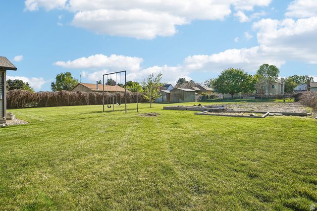 9270 S JANA LEE DR, West Jordan, UT 84088