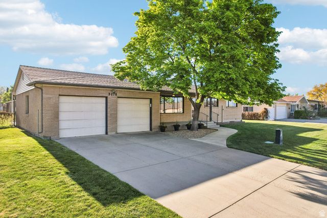 9270 S JANA LEE DR, West Jordan, UT 84088