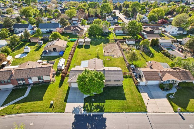 9270 S JANA LEE DR, West Jordan, UT 84088